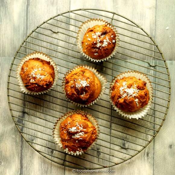 spiced+papaya+and+ginger+muffins