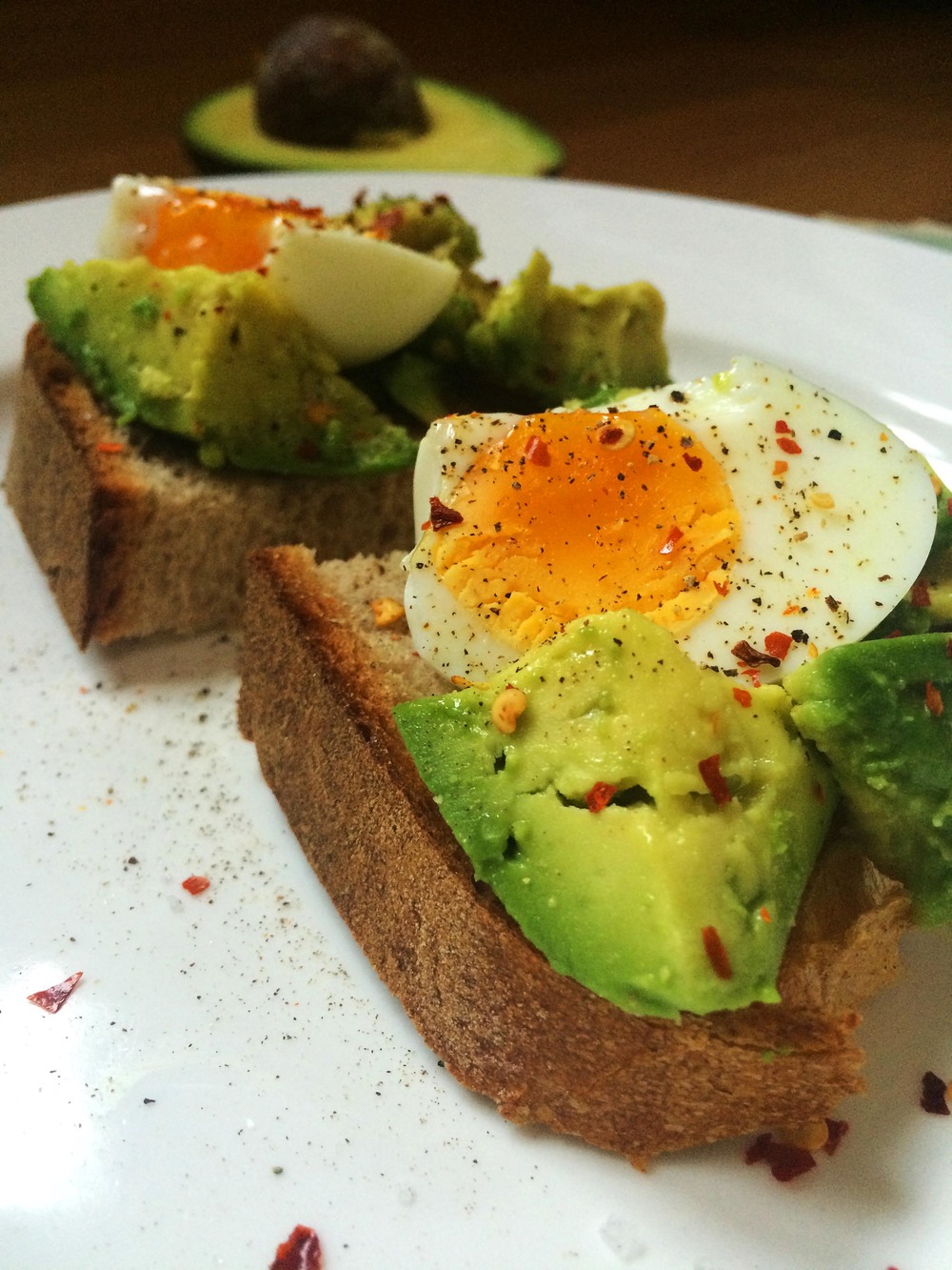 avocado-egg-toast