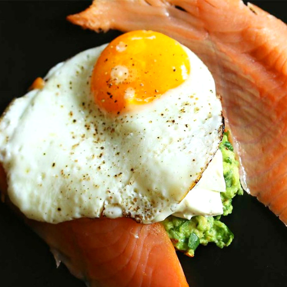 egg-salmon-avocado-breakfast
