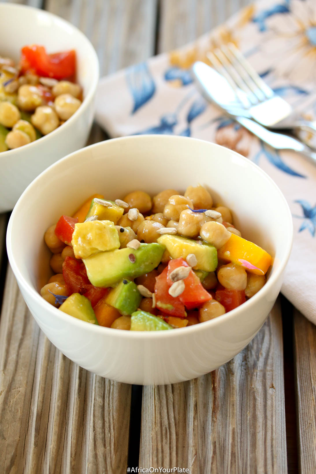 egyptian-chickpea-avocado-salad