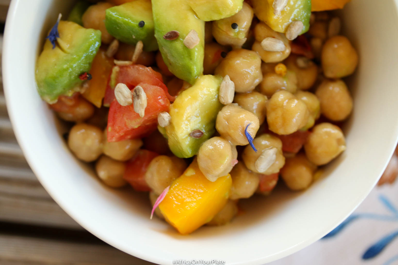 egyptian-chickpea-avocado-salad