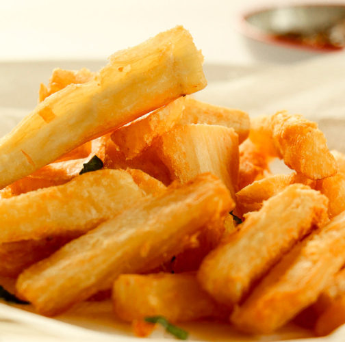 These Cassava (Yuca) fries have an extra crunchy exterior and a soft and fluffy interior, and are vegan and gluten-free. Served here with an insanely delicious, spinach and avocado dip that you’ll want to put on everything. Great as a snack, side dish or appetiser any time!